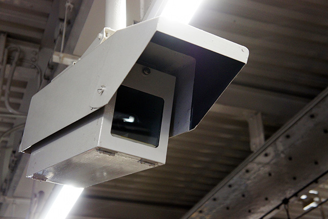 工場に監視カメラを設置する目的やメリット・デメリットを解説