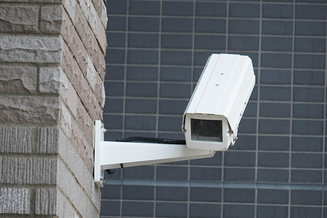 屋外における防犯カメラ（ネットワークカメラ）の設置方法